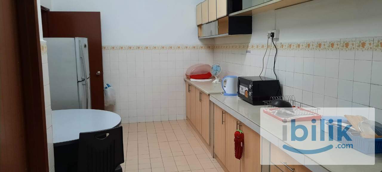 COMFY Master room @ Landed House behind Paradigm Mall & opposite Kelana Square, SS7, Kelana Jaya, PJ - Image 9