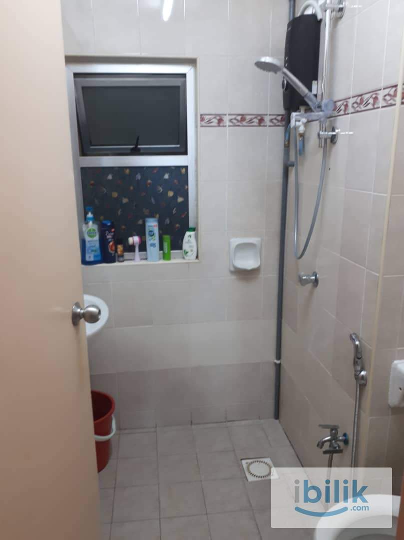 KOZY Small Room for SINGLE MALE @ Kelana Mahkota Condo PJ, 5 mins walk to Paradigm Mall - Image 5