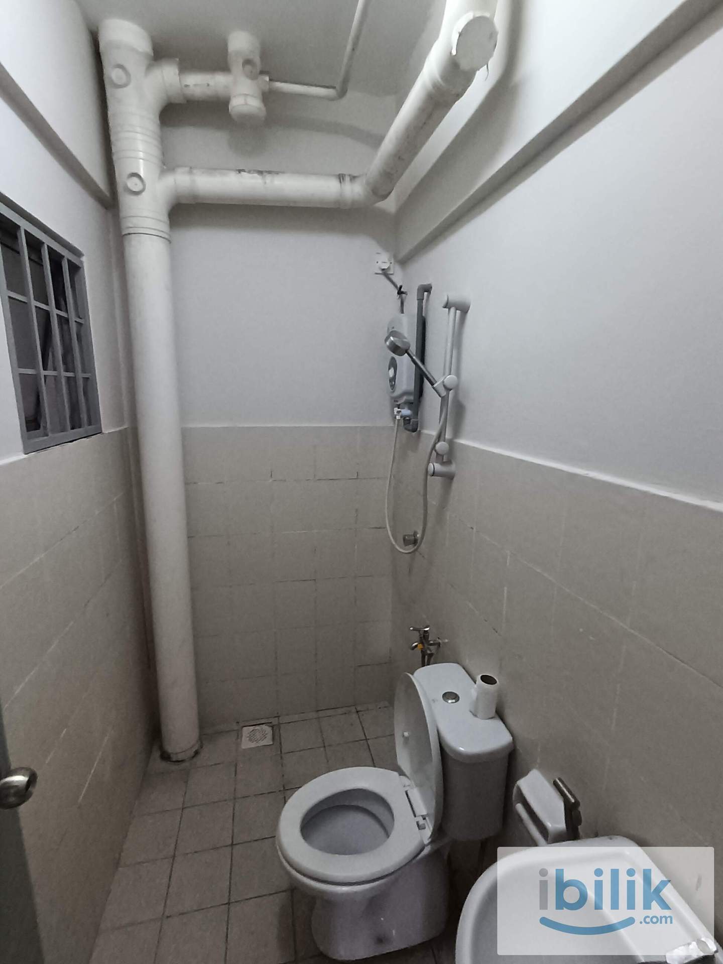 Middle Room  - Image 4