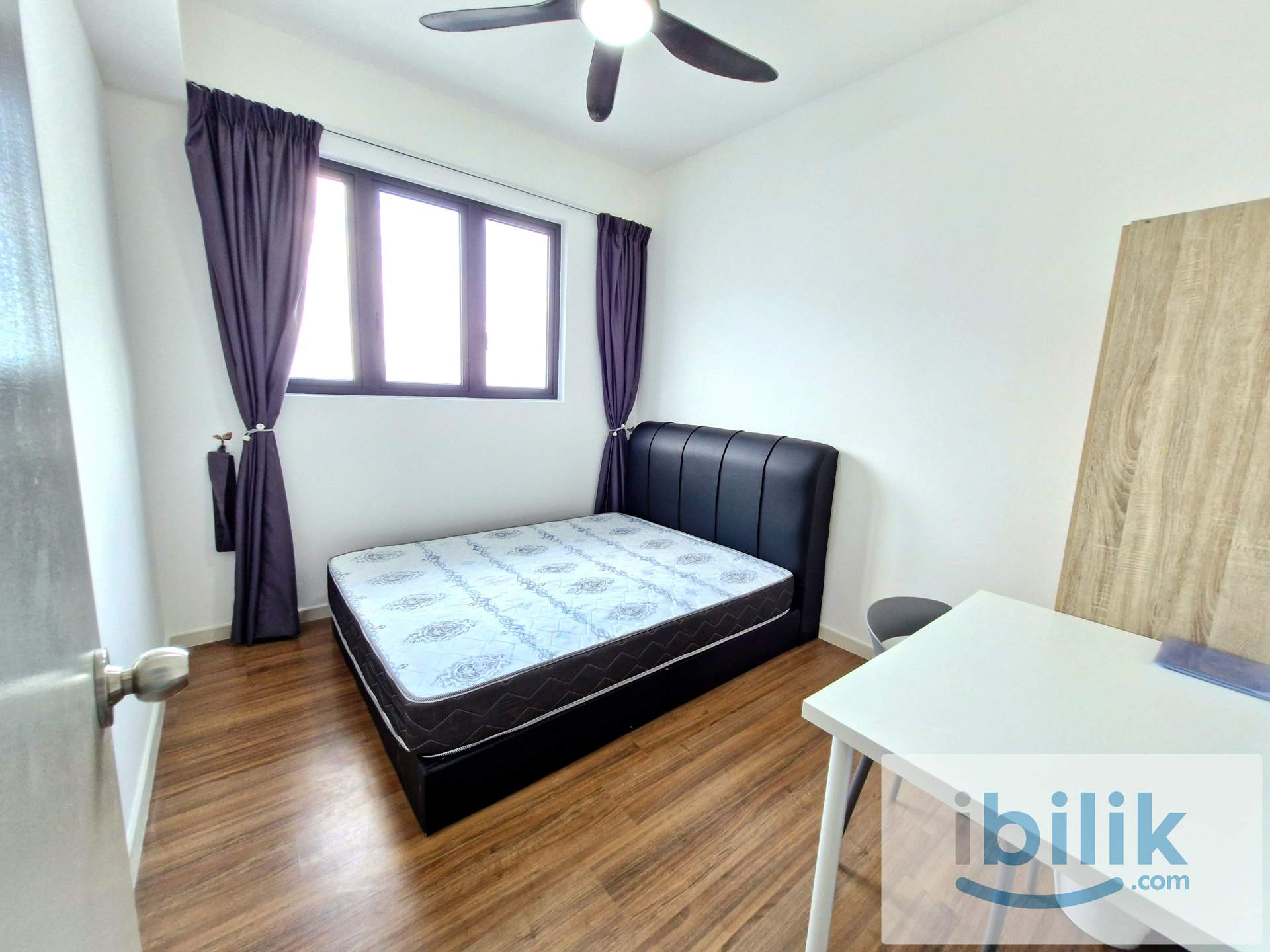 ✨[FEMALE UNIT MEDIUM ROOM]✨LARGE room space!! Non-partition room!😊Come see to Believe it! - Image 1