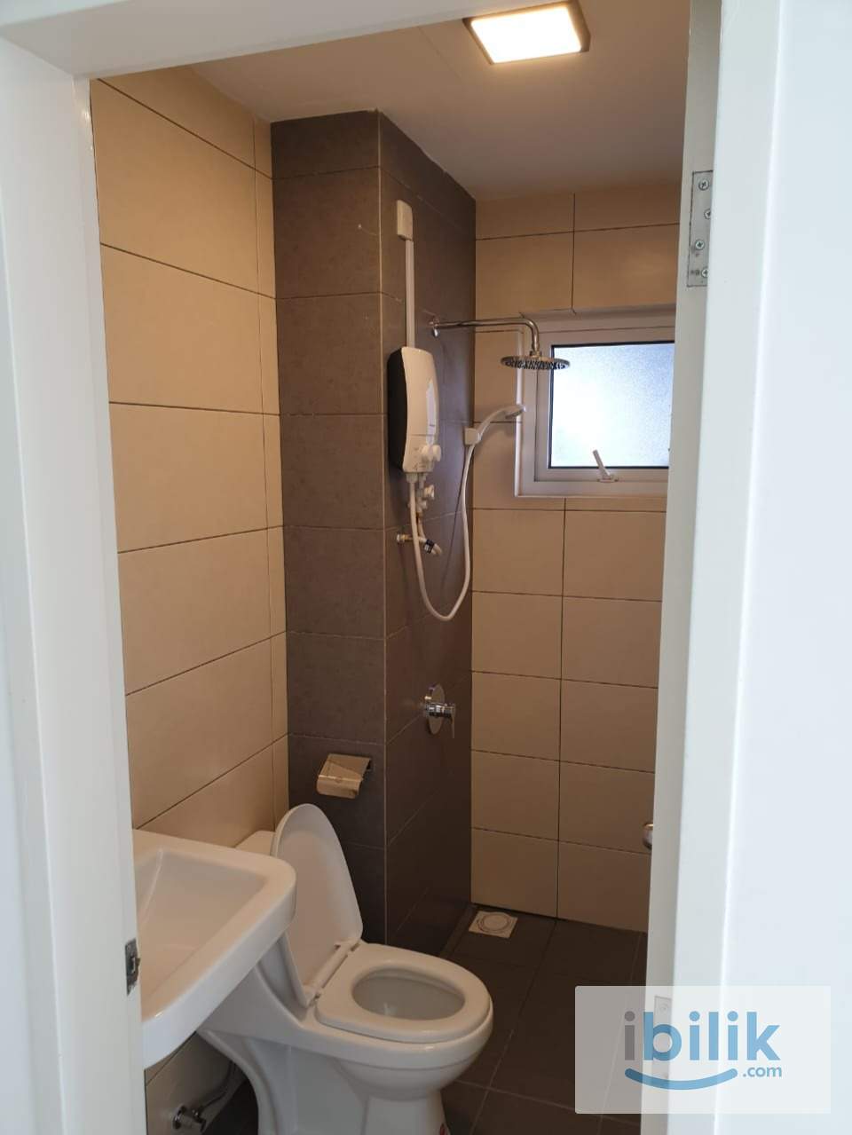 Single room with shared bathroom @ THE HOLMES - Bandar Tun Razak, Cheras - Image 6