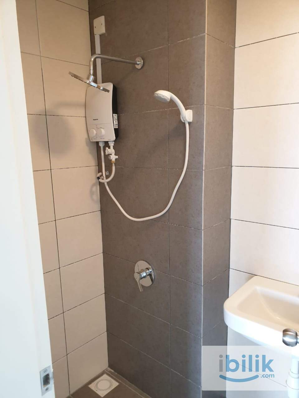 Master room with private bathroom @ THE HOLMES - Bandar Tun Razak, Cheras - Image 9