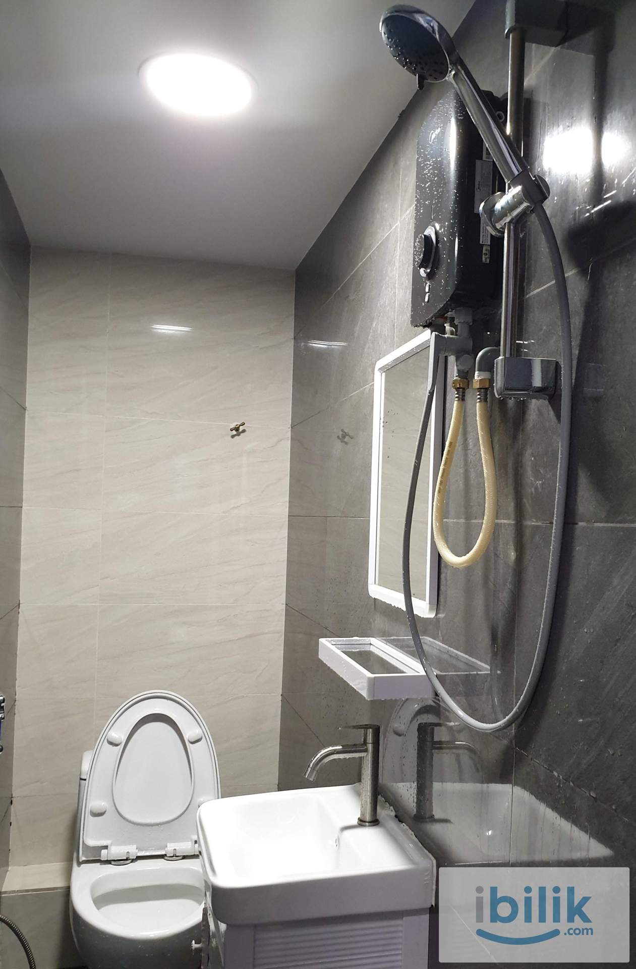 🌀单人房 Middle Room📍Menara City One Condo🚶‍♂️Menara AIA🚆LRT: Bandaraya, Dang Wangi, Masjid Jamek - Image 2