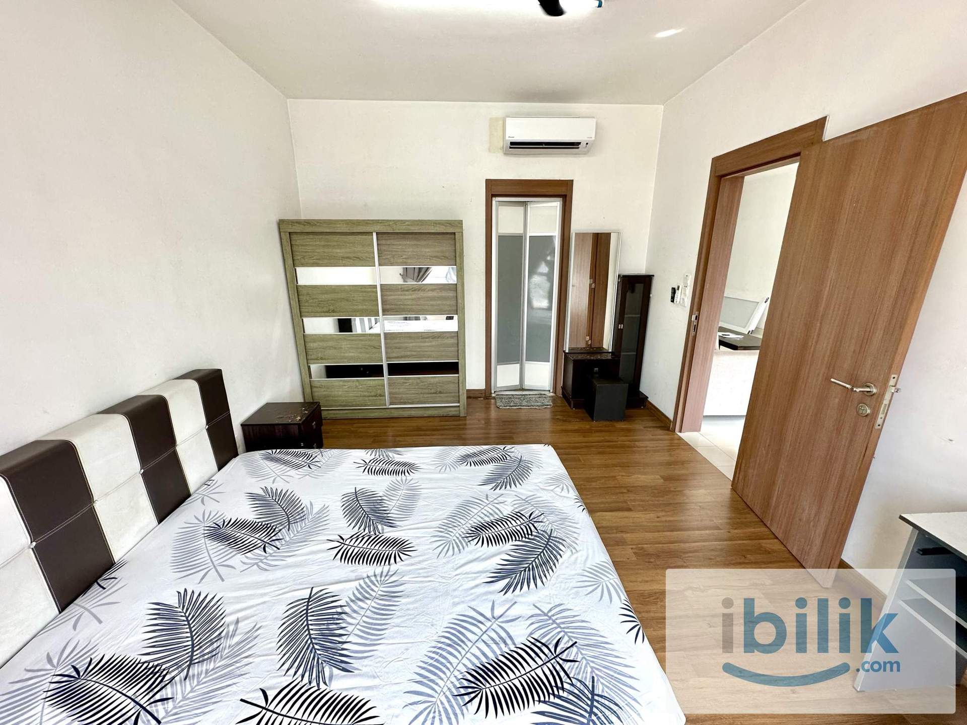 Female Master Room Fully Furnished with WIFI - Image 2