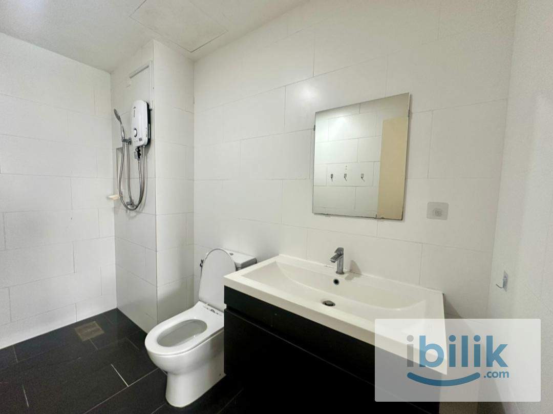 Master Room at SQWhere, Sungai Buloh - Image 4