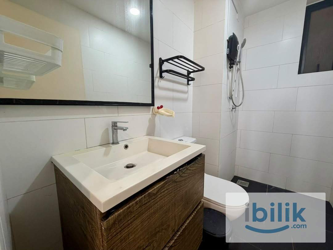 Sqwhere sungai buloh master room with private bathroom - Image 3