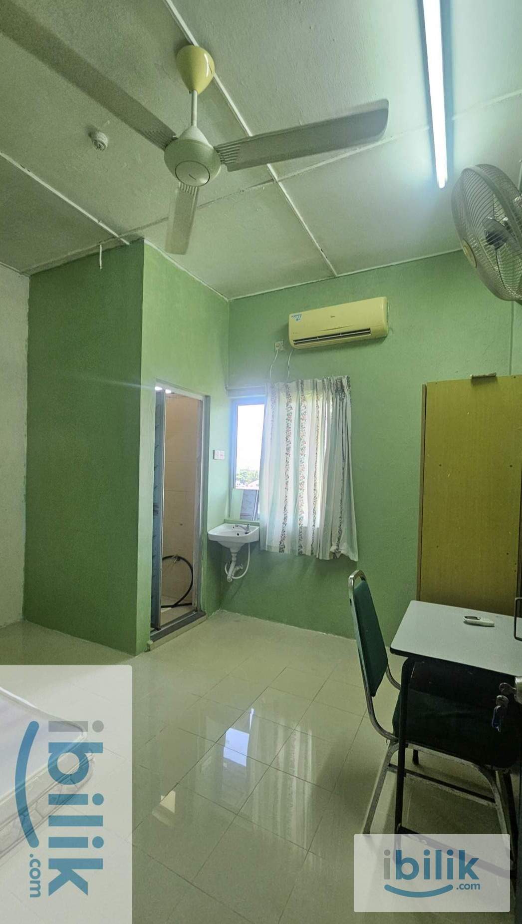 Master Room - Image 1