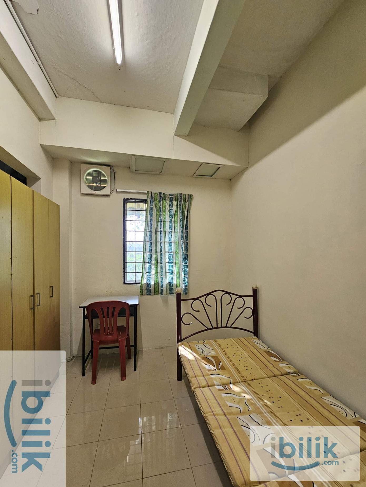 Single Room - Image 1