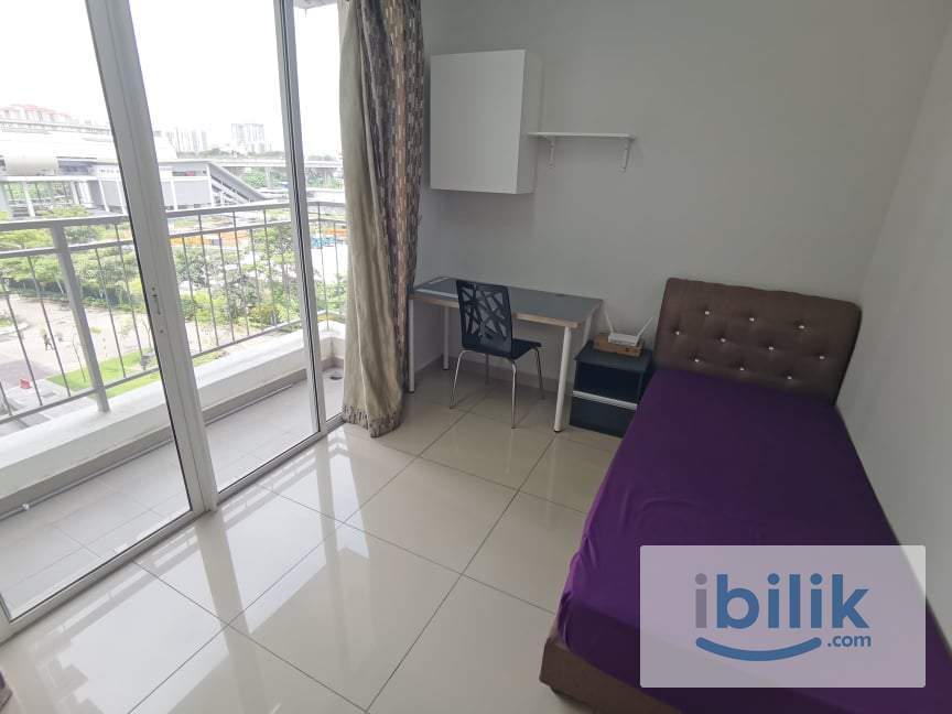 🚅NEXT TO LRT🚅 . FEMALE UNIT, BACLONY MEDIUM BEDROOM, AVAILABLE NOW - Image 1