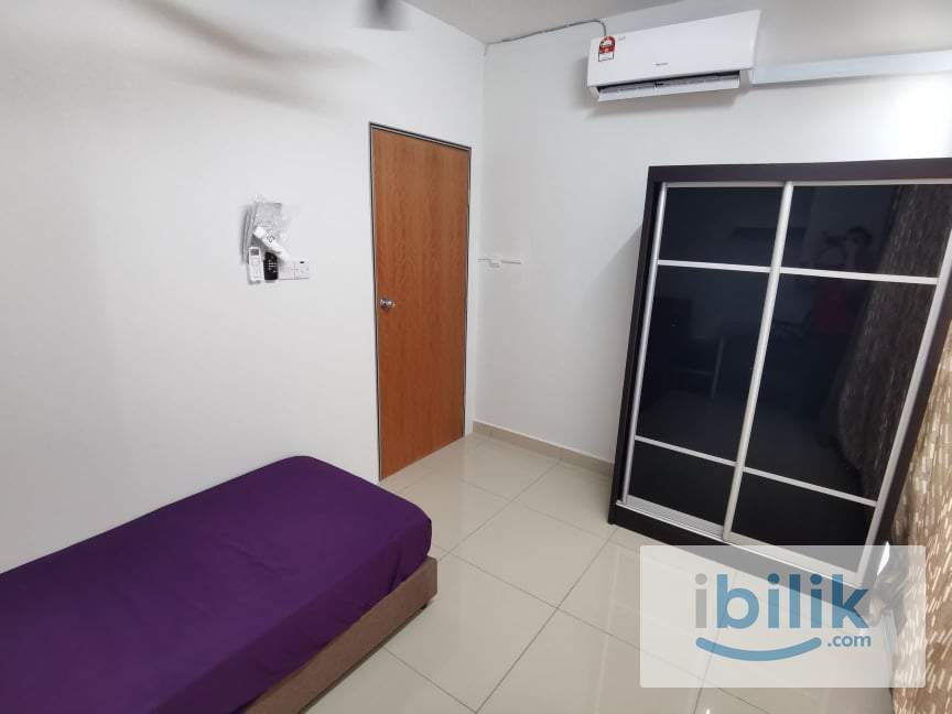 🚅NEXT TO LRT🚅 . FEMALE UNIT, BACLONY MEDIUM BEDROOM, AVAILABLE NOW - Image 2