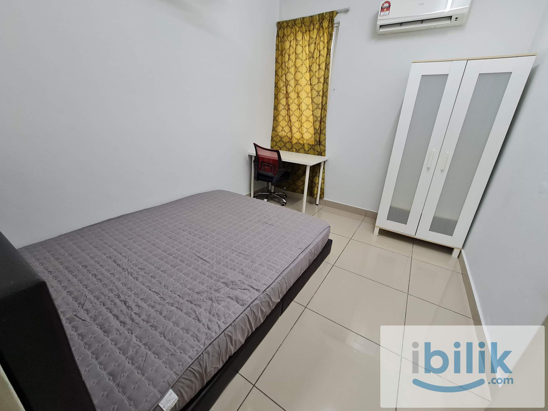 NEXT TO LRT🚉 MEDIUM BEDROOM. AVAILABLE NOW - Image 1