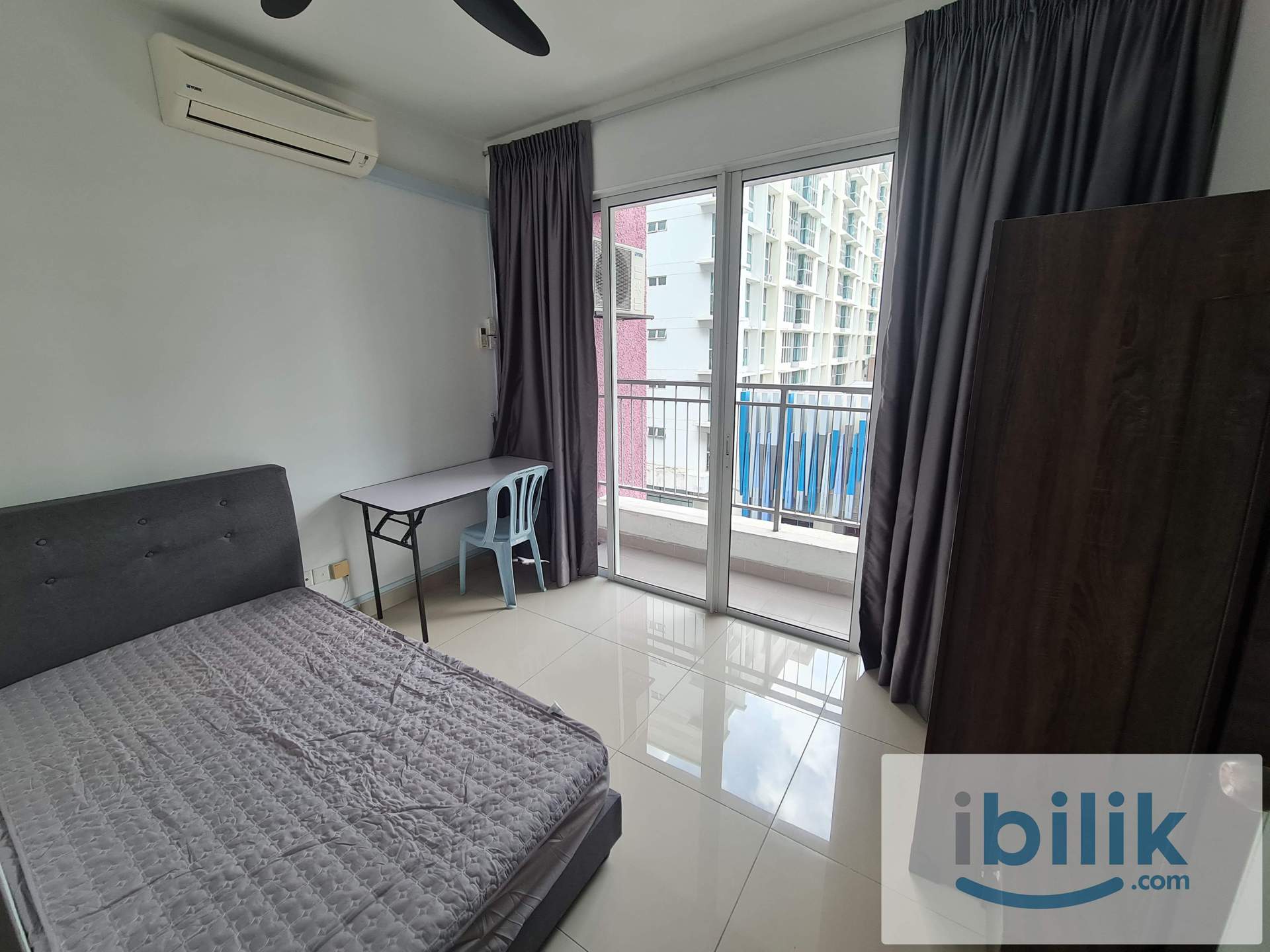 🚅NEXT TO LRT🚅 . BACLONY MEDIUM BEDROOM, AVAILABLE NOW - Image 1