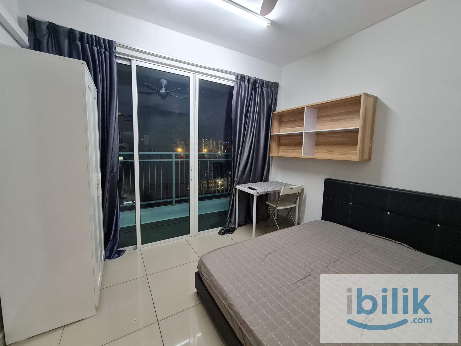 NEXT TO LRT🚉 BALCONY MEDIUM BEDROOM. AVAILABLE NOW - Image 1