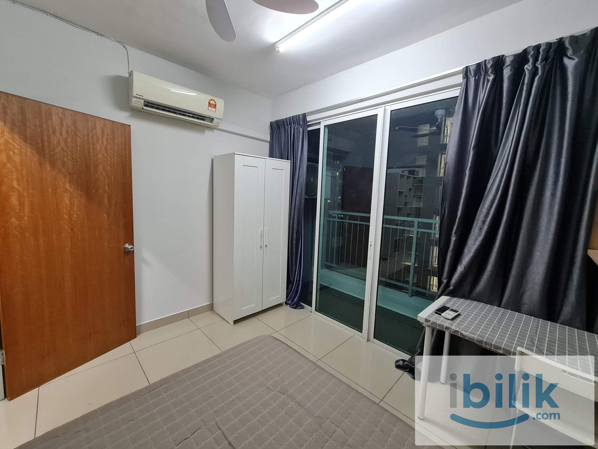 NEXT TO LRT🚉 BALCONY MEDIUM BEDROOM. AVAILABLE NOW - Image 2