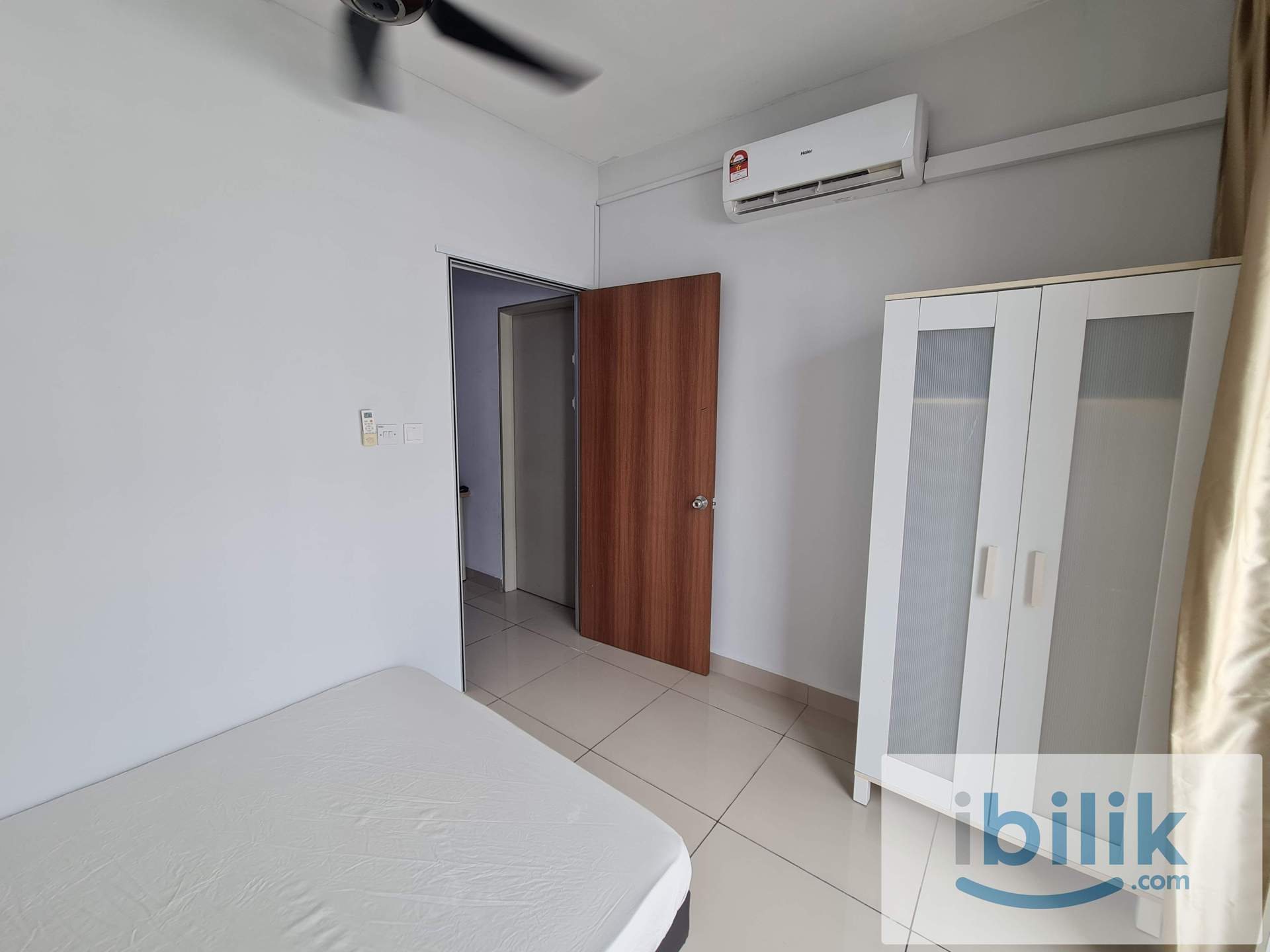 NEXT TO LRT🚉 BALCONY MEDIUM BEDROOM. AVAILABLE NOW - Image 3