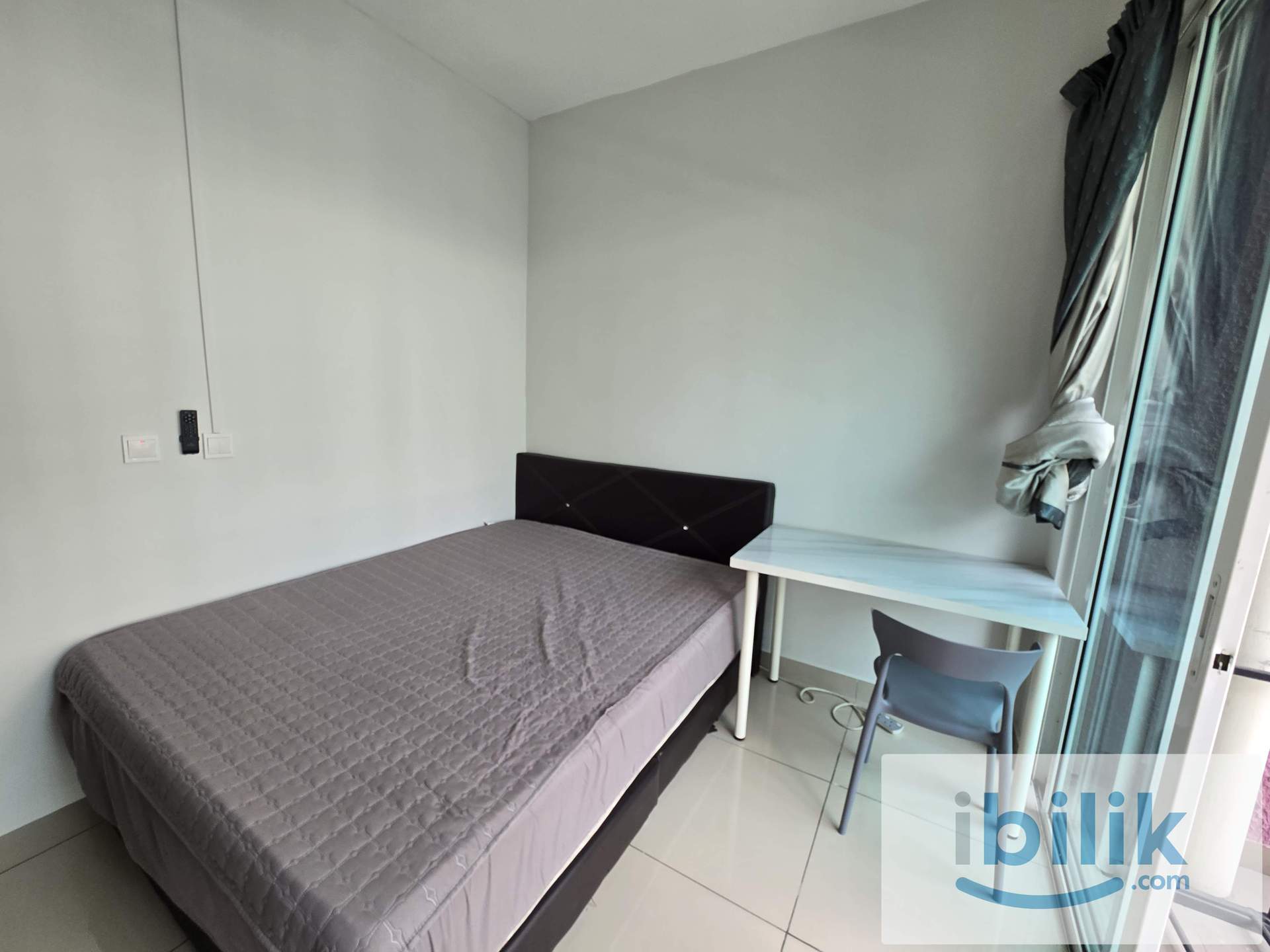 BALCONY MEDIUM BEDROOM. AVAILABLE NOW  - Image 2