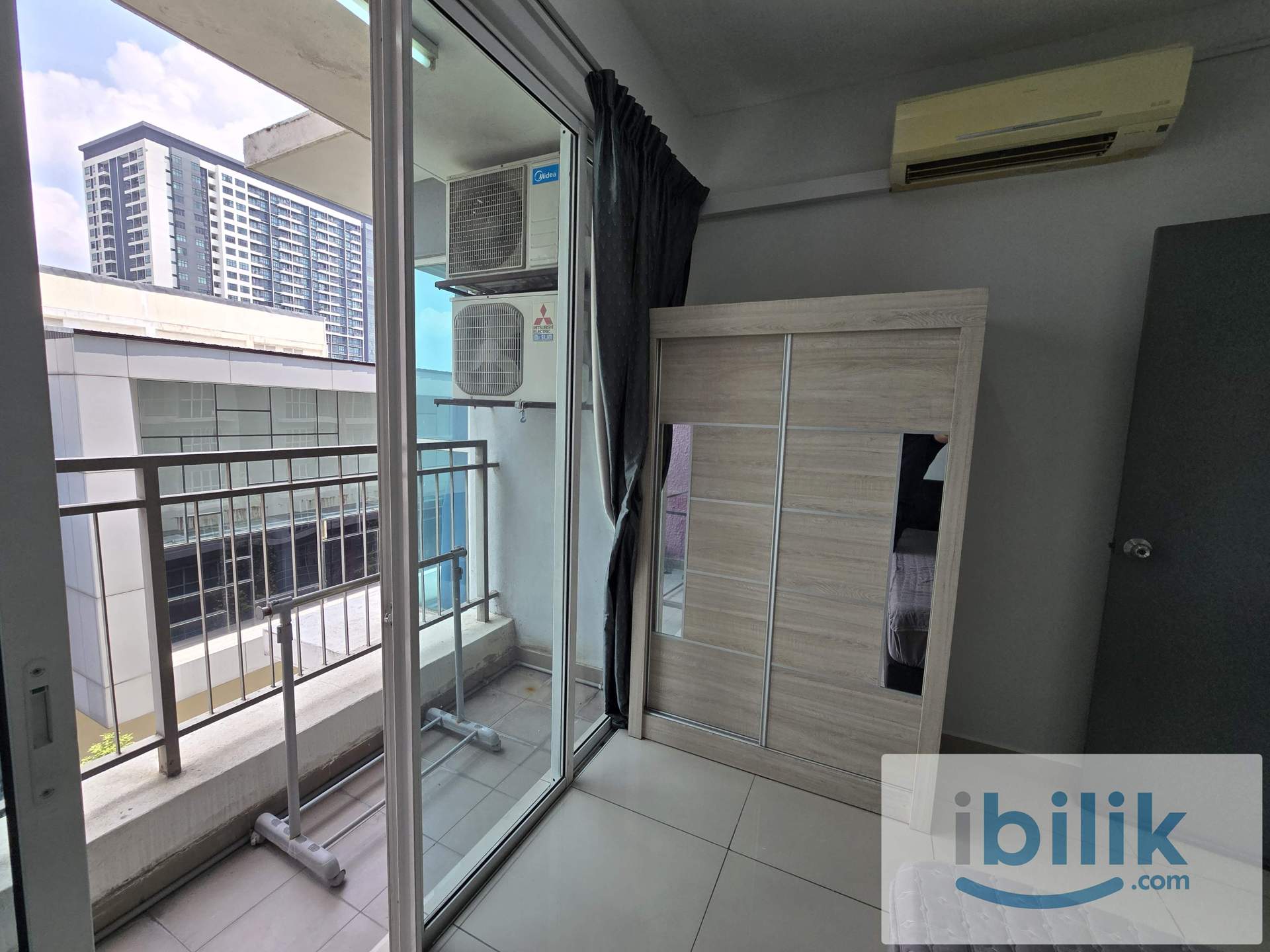 BALCONY MEDIUM BEDROOM. AVAILABLE NOW  - Image 3