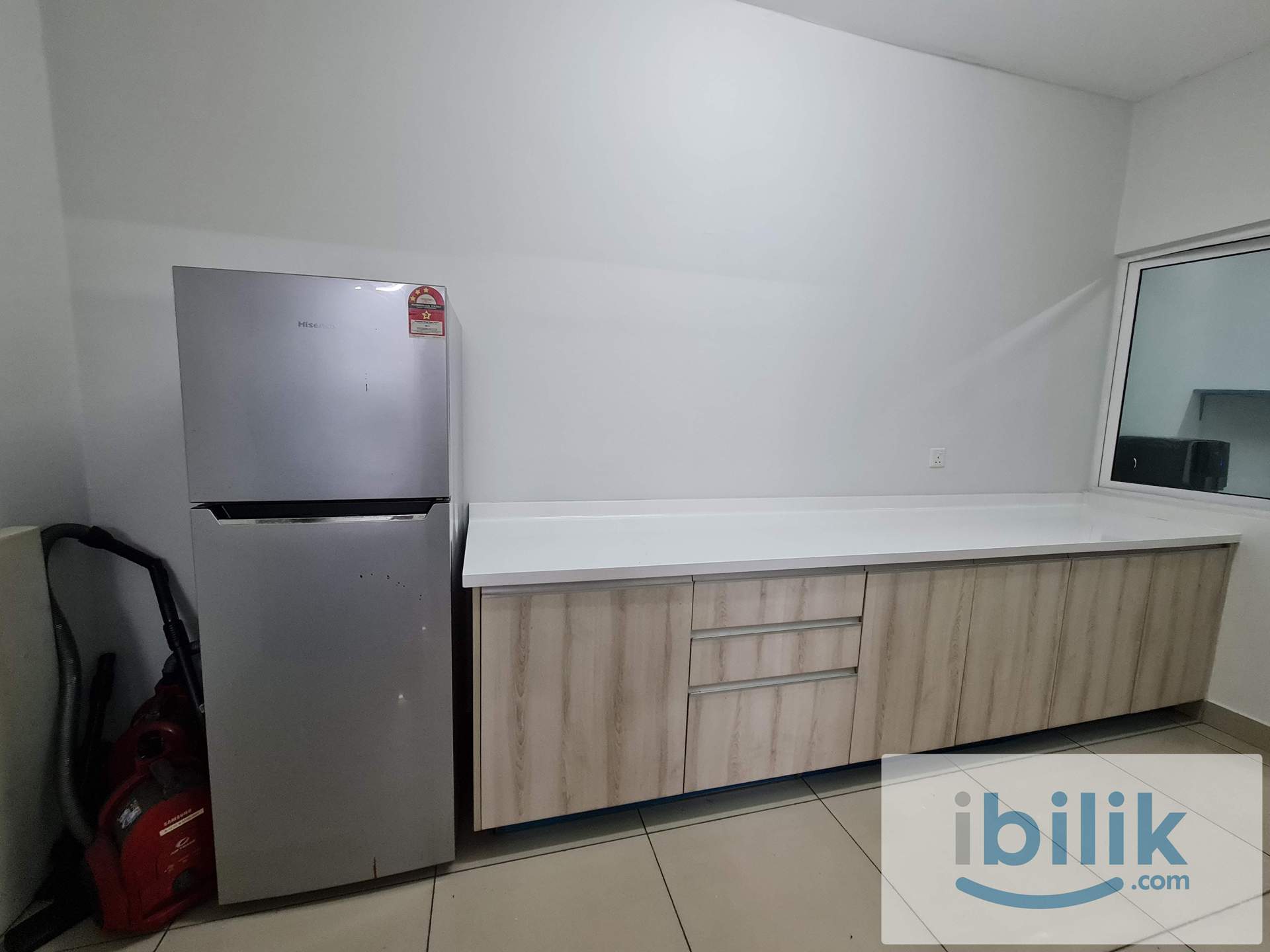 BALCONY MEDIUM BEDROOM. AVAILALE NOW  - Image 4