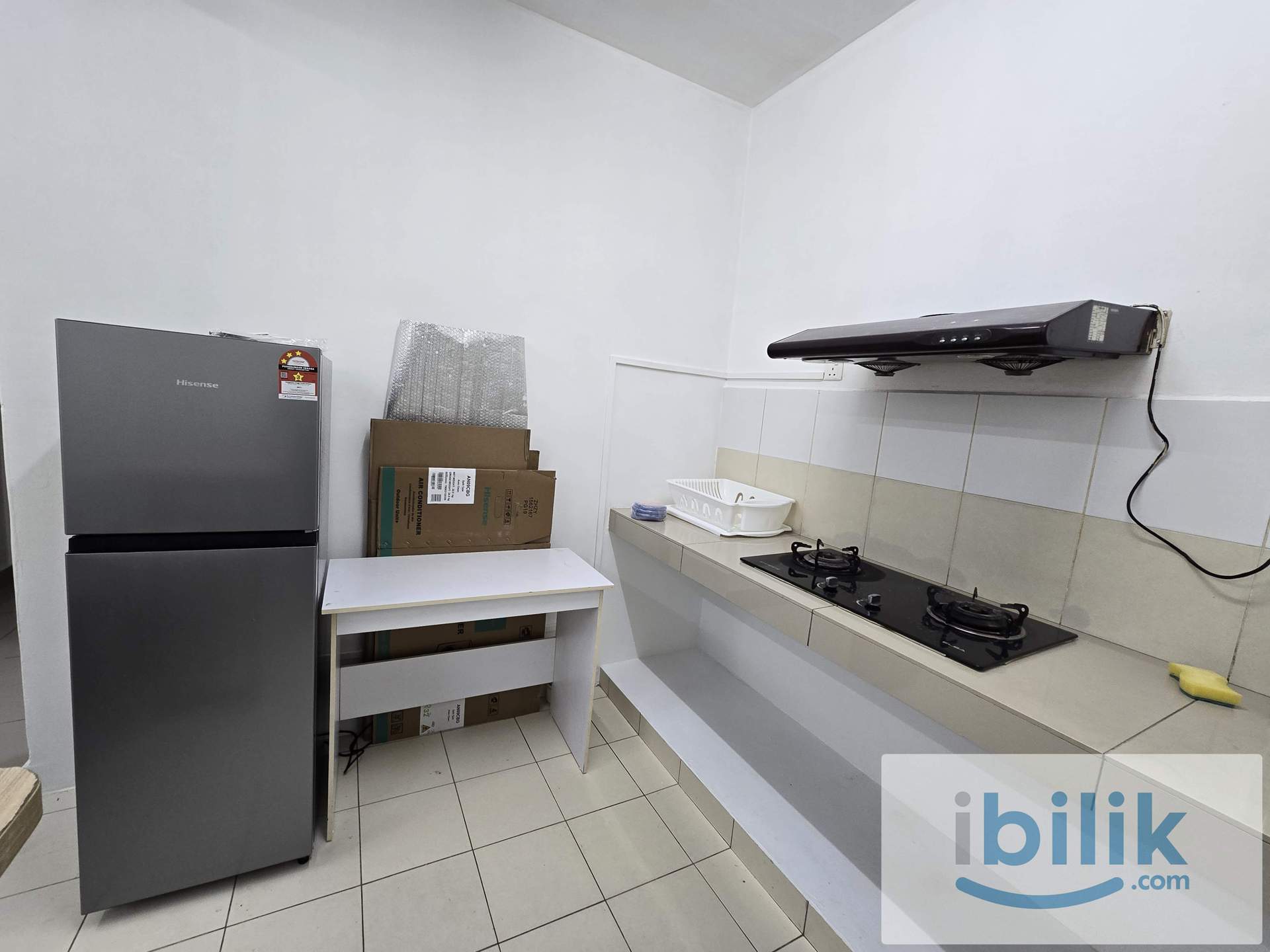 NEAREST BLOCK TO LRT, MEDIUM BEDROM, AVAILABLE NOW - Image 3