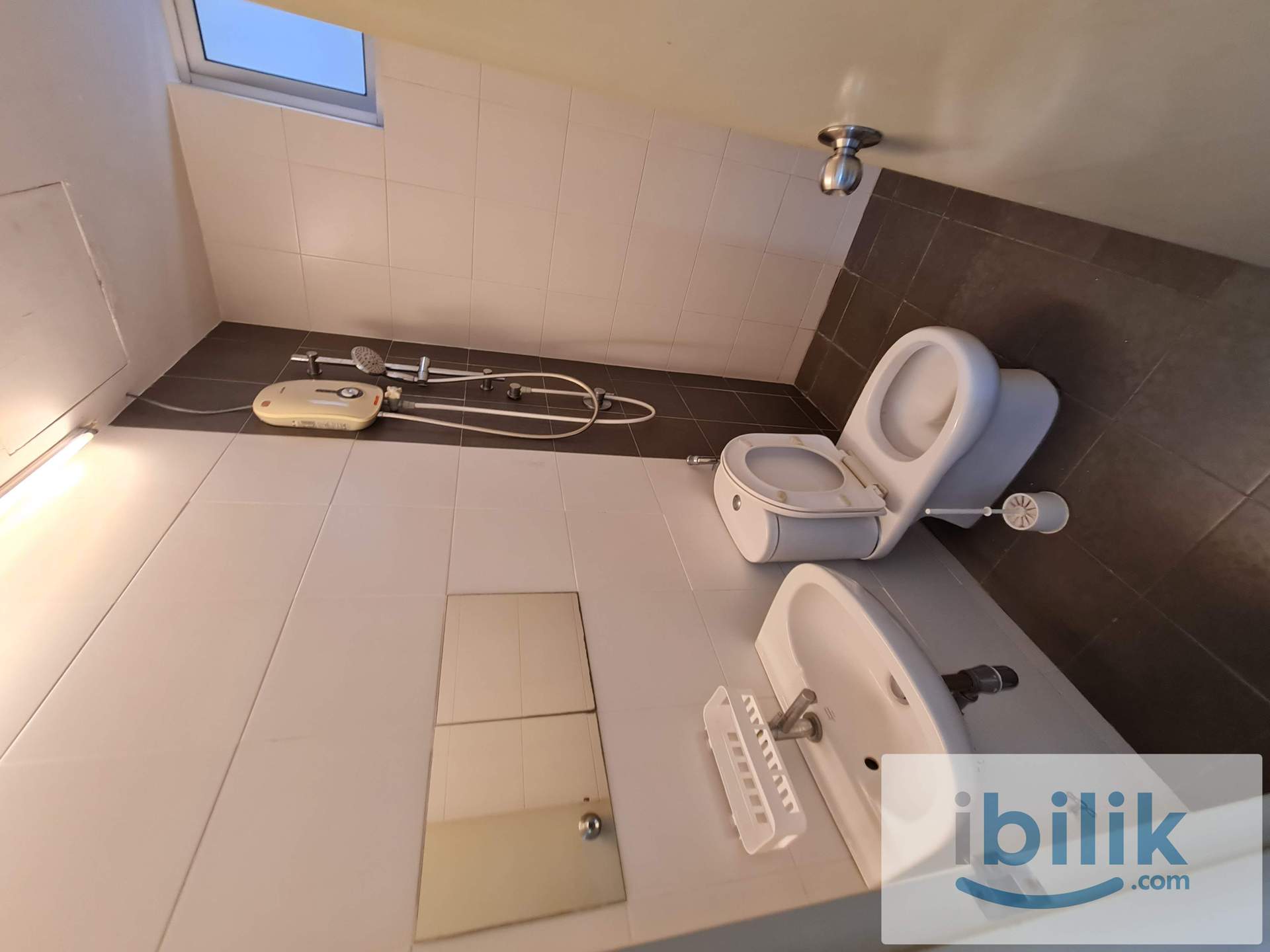 ⭐FULLY FURNISHED , BALCONY MEDIUM BEDROOM ⭐AVAILABLE NOW - Image 5
