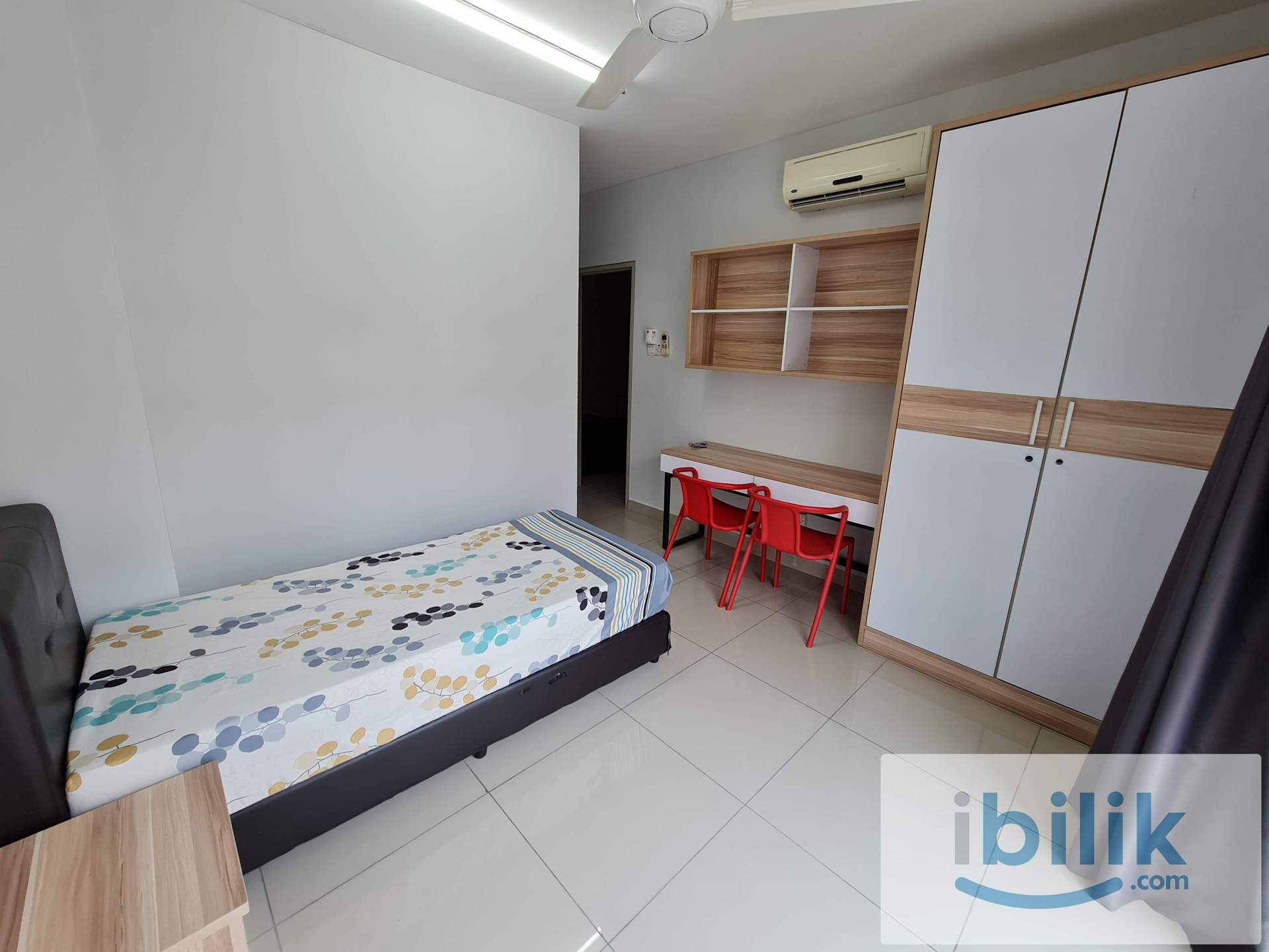 ⭐FEMALE UNIT⭐, MASTER BEDROM, AVAILABLE NOW - Image 2