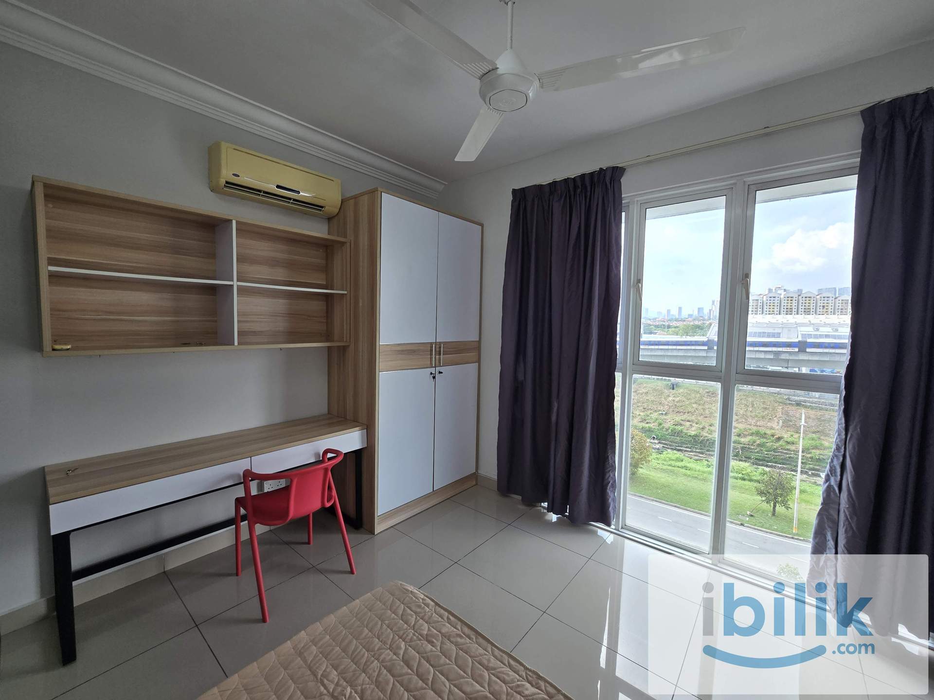 NEXT TO LRT🚉 FEMALE UNIT MASTER BEDROOM. AVAILABLE NOW - Image 2