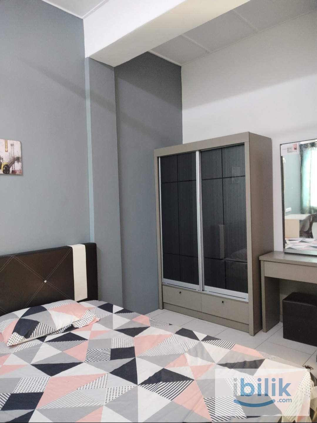 Middle room  - Image 1