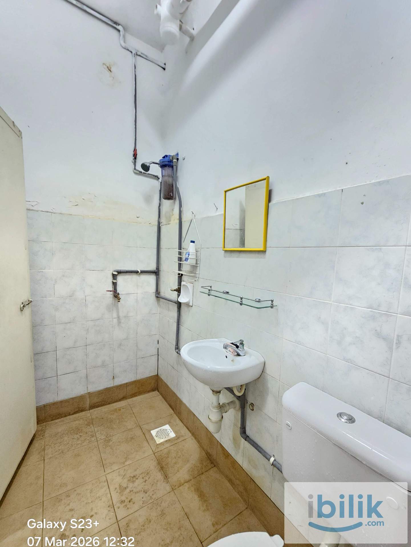 Male unit @ Middle Room - Image 5