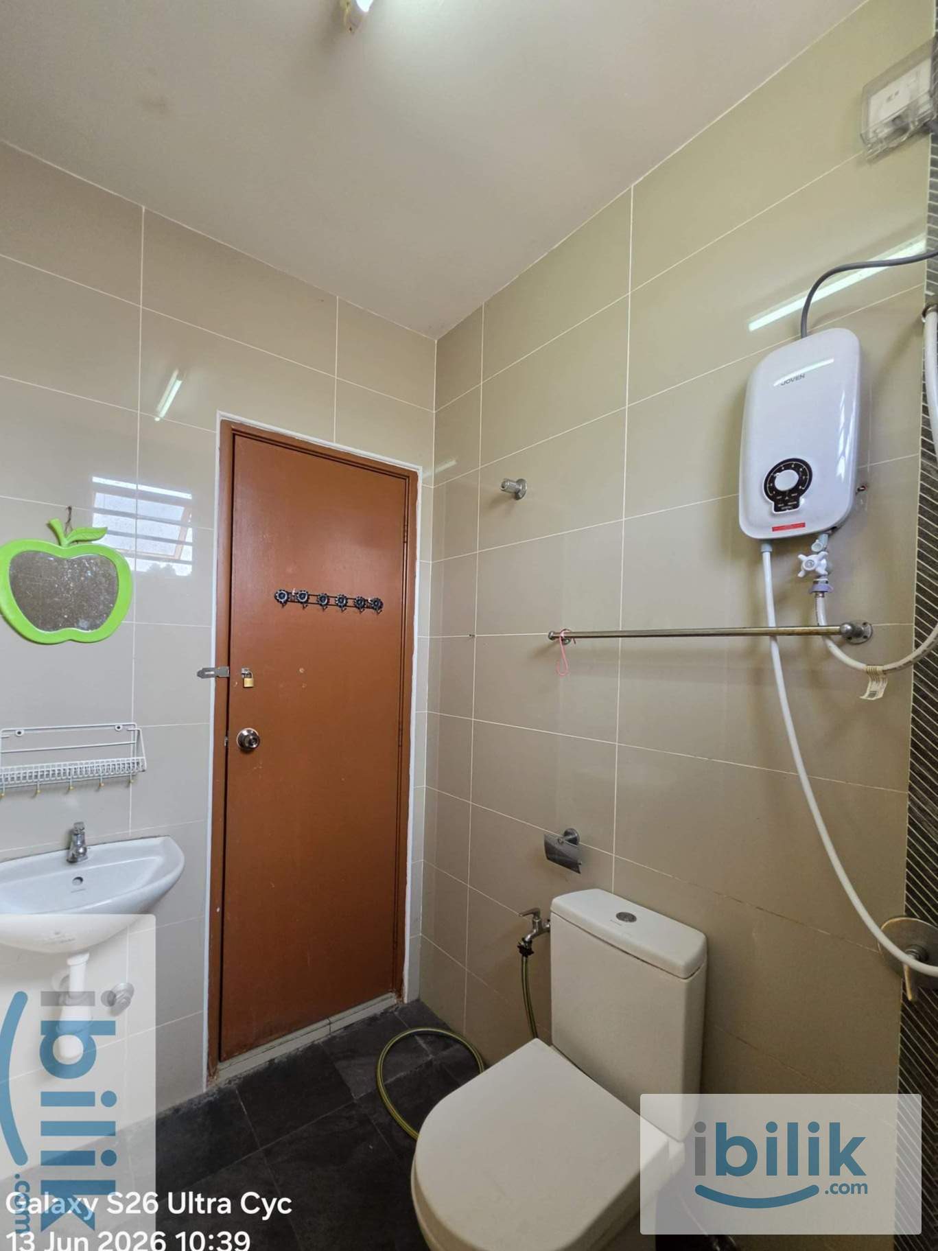 Room with attached bathroom -Taman Kinrara Puchong - Image 3