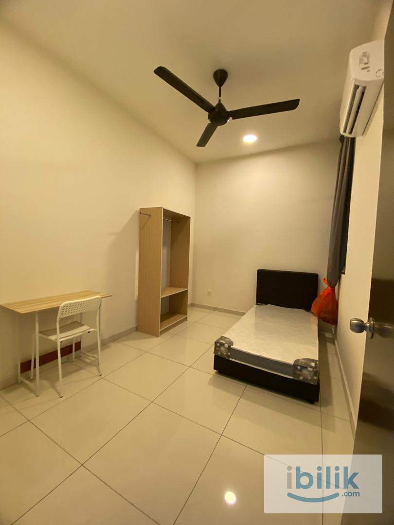Near Daikin and Sungai Buloh Hospital, Bukit Rahman Putra Suria Putra Middle Room - Image 1