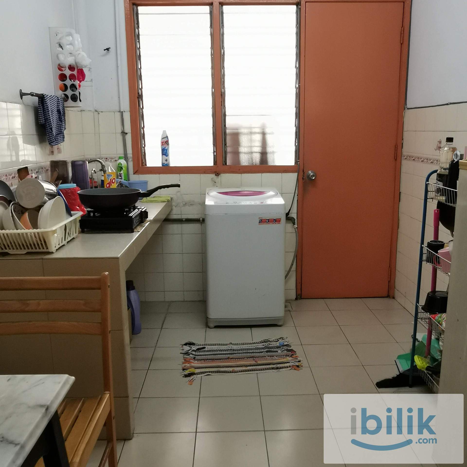 USJ Goodyear Court 3 (beside Taipan LRT station) – fully furnished aircond female room - Image 2