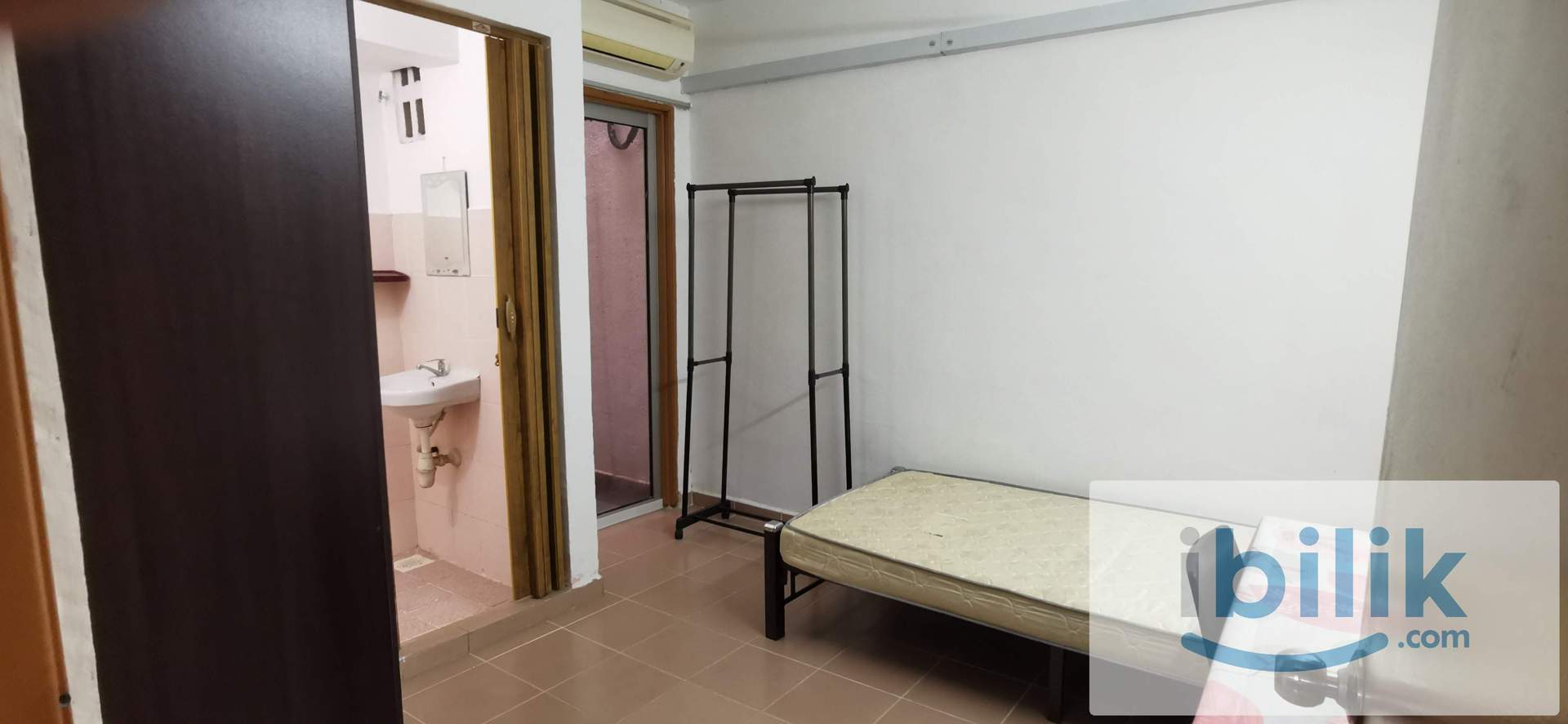 SS15 house facing Subang Jaya LRT / KTM station – own bath, room furnished posted by owner - Image 1