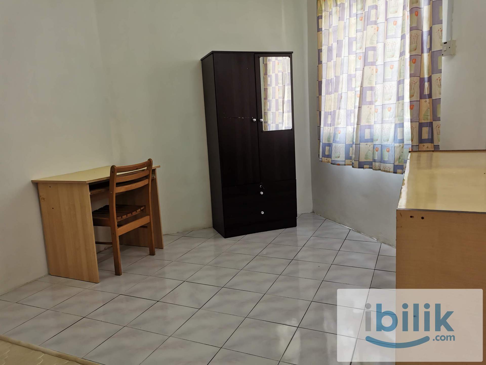USJ Goodyear Court 3 (beside Taipan LRT station) – fully furnished, air cond female room - Image 1