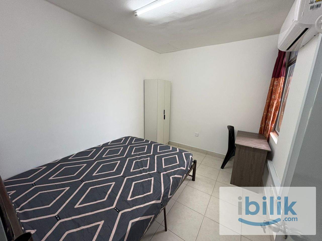 [Female Only] Medium Room at Cyberia Smarthomes, Cyberjaya (near MMU, UOC, Tamarind) - Image 1
