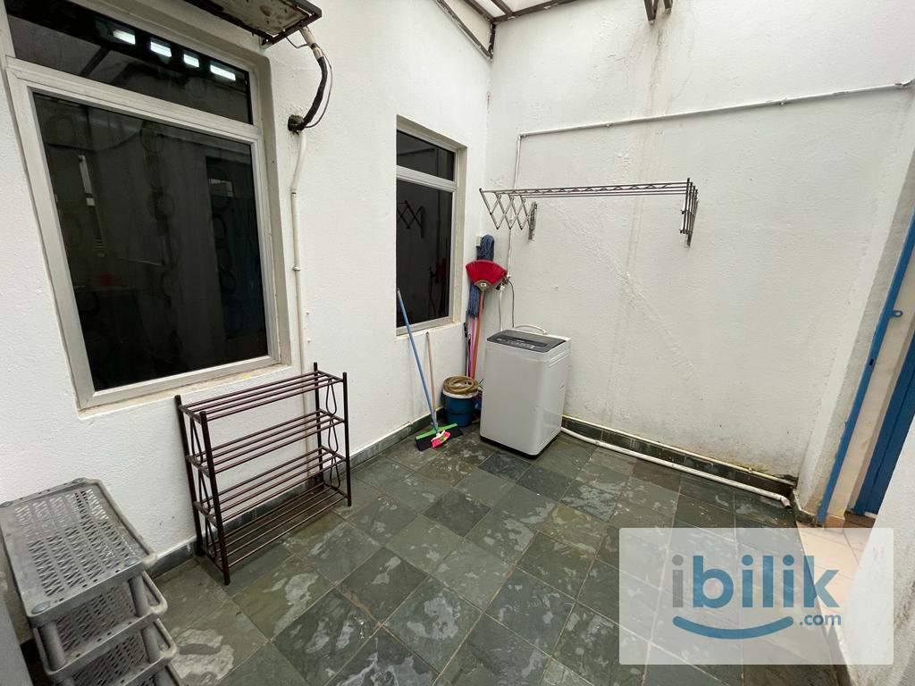 Medium Room with AIrcond at Cyberia SmartHomes, Cyberjaya - Image 5