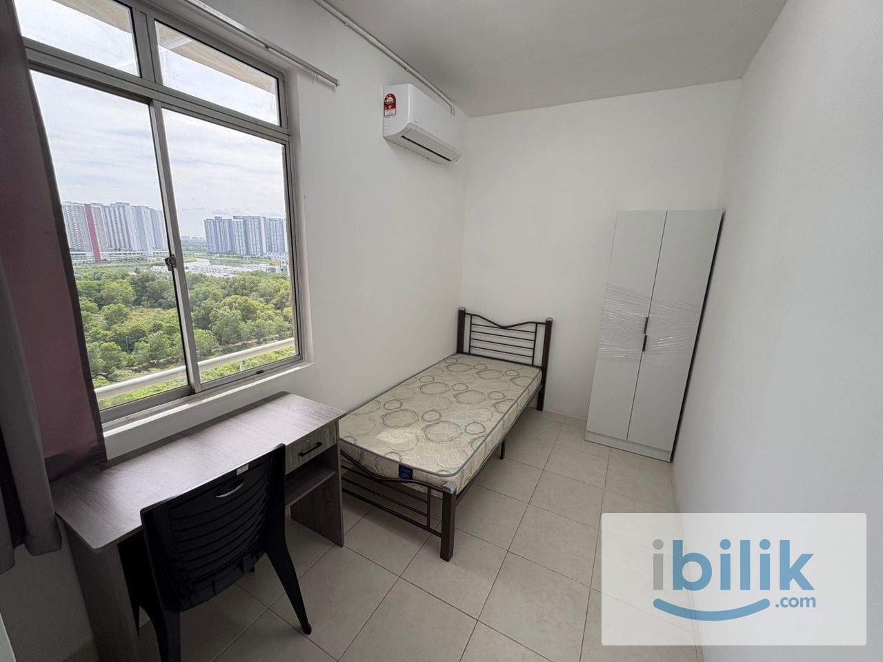 [Female Only] Single Room with Aircond at Cyberia Smarthomes, Cyberjaya - Image 1