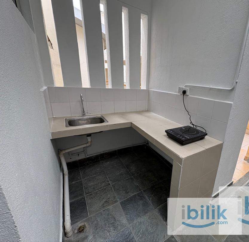 [Female Only] Single Room with Aircond at Cyberia Smarthomes, Cyberjaya - Image 3