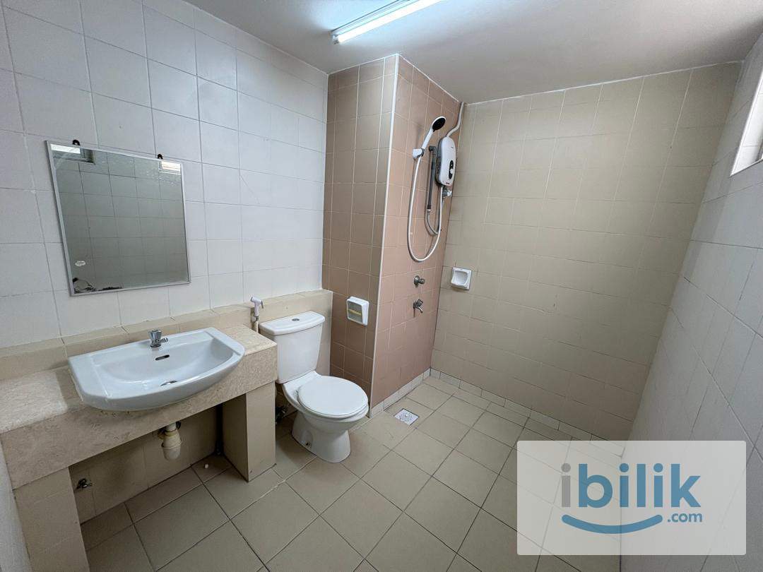[Female Only] Single Room with Aircond at Cyberia Smarthomes, Cyberjaya - Image 4
