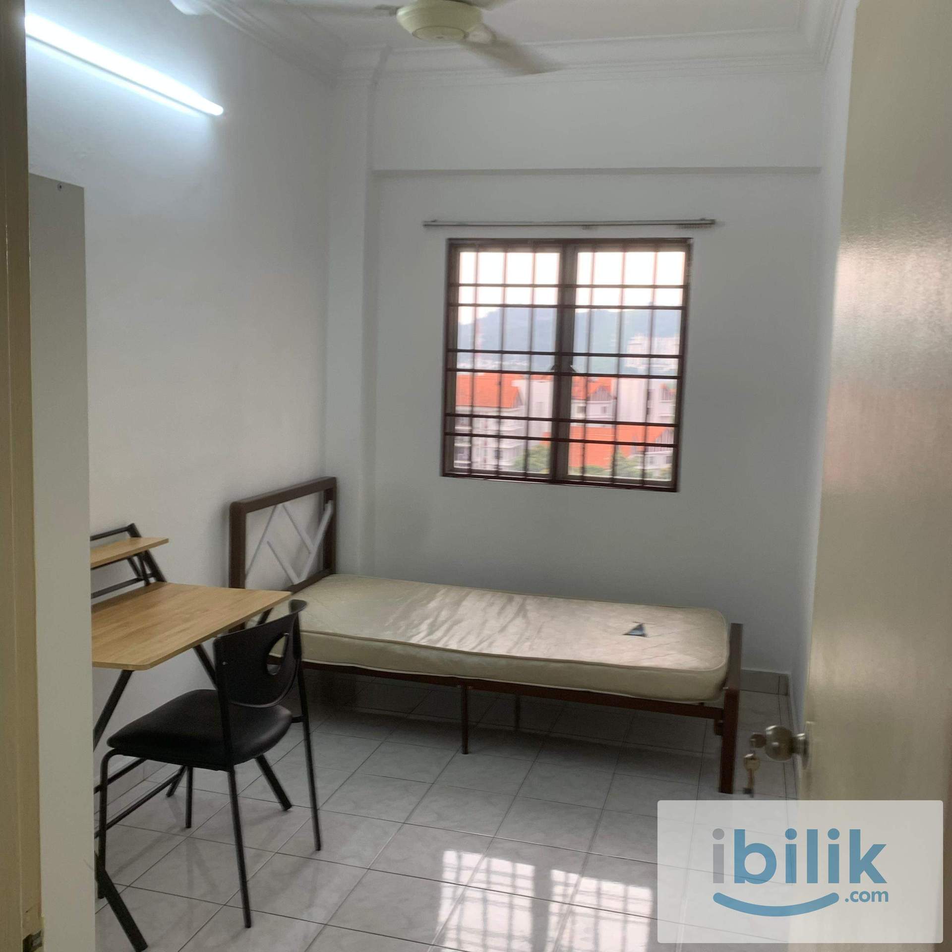 MEDIUM ROOM - Image 1