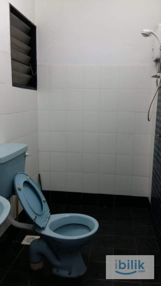 Single room in a quiet house inext to playground posted by owner - Image 2