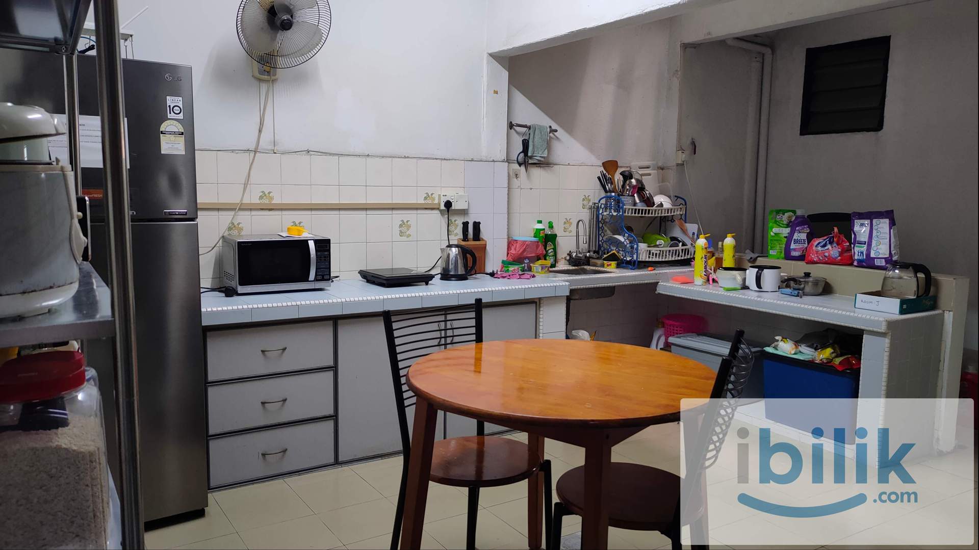 Single room in a quiet house inext to playground posted by owner - Image 3