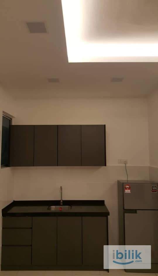 The Zizz Fully Furnised Middle Room - Image 3