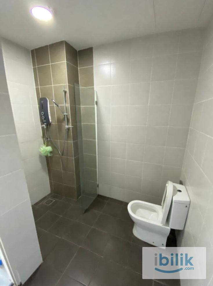 Medium Room with Big Window - Image 4