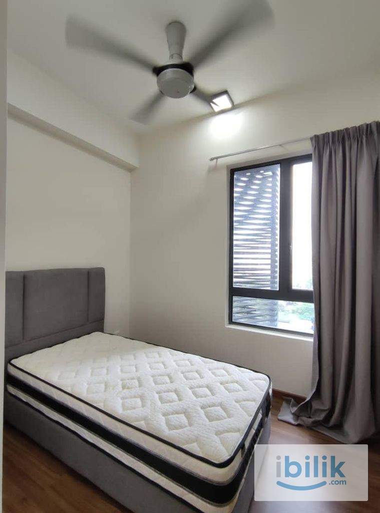 Cozy MEDIUM Room For Rent - Image 1
