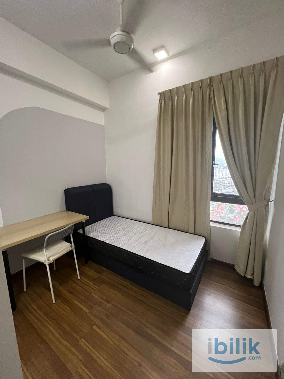 Cozy MEDIUM Room For Rent - Image 2