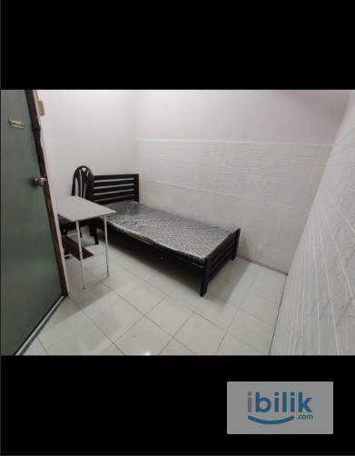 SINGLE SS15 Room - Image 1