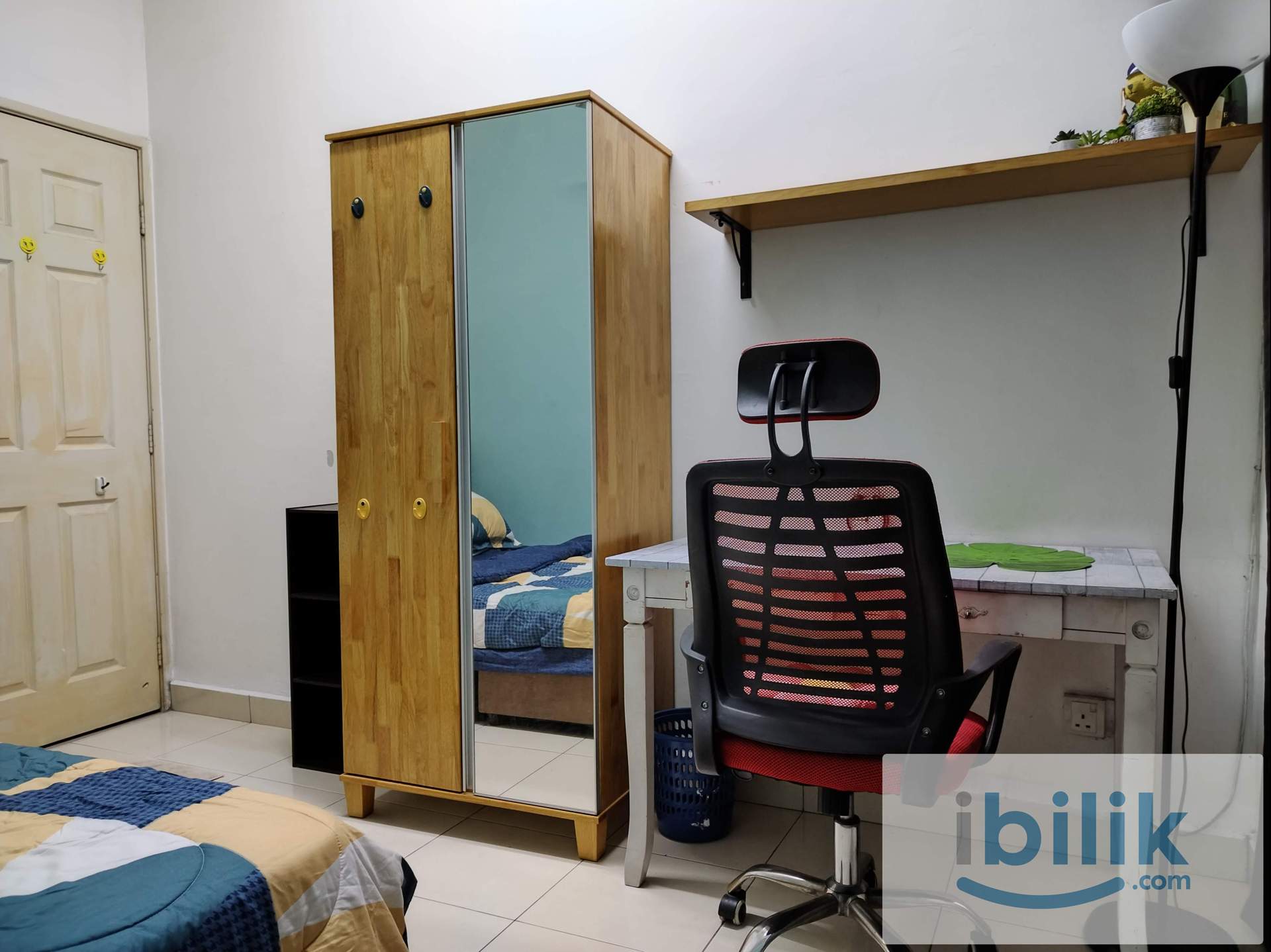 Medium Room at Suriamas Bandar Sunway - Image 3