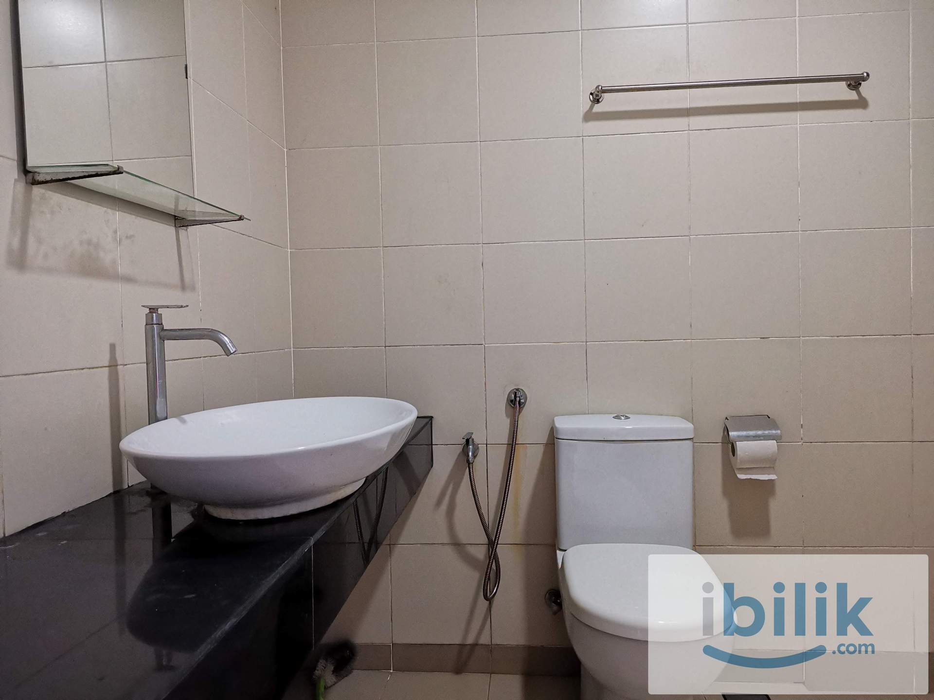 Cozy Master Room at Rafflesia Condominium,  Walking Distance to LRT Sentul Timur - Image 7