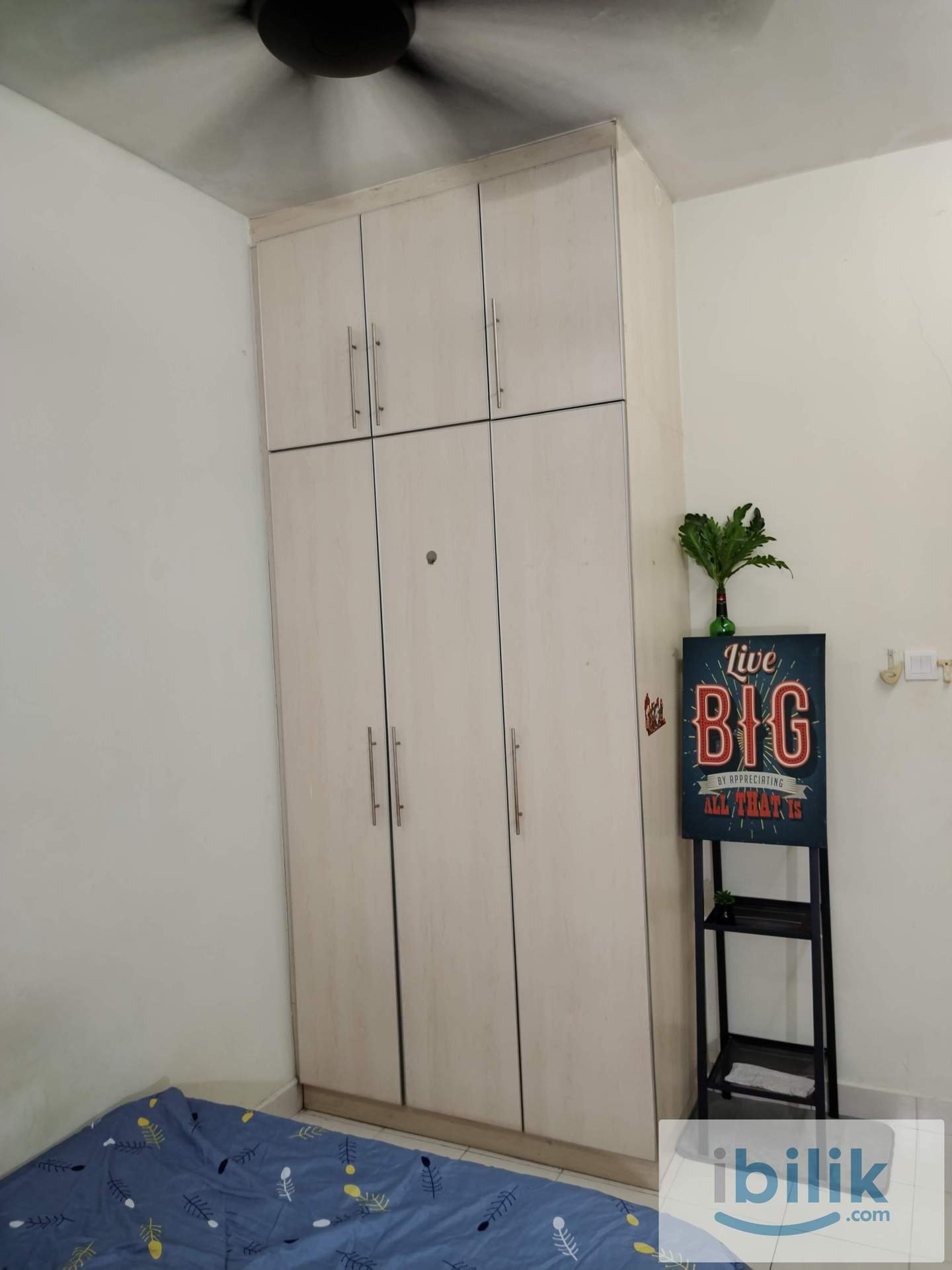 Cozy Medium Room at Suriamas Condominium, Bandar Sunway - Image 2