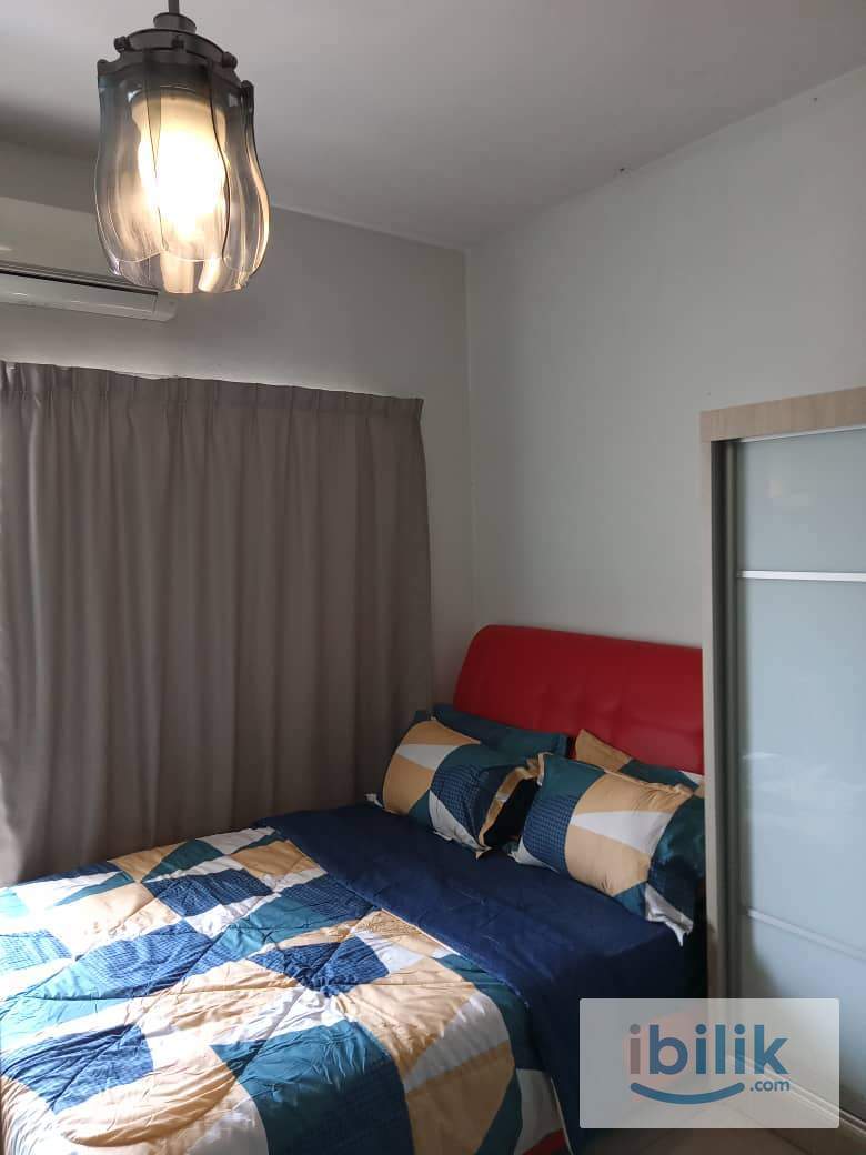 Cozy Balcony Room at Suriamas Condominium, Bandar Sunway - Image 1